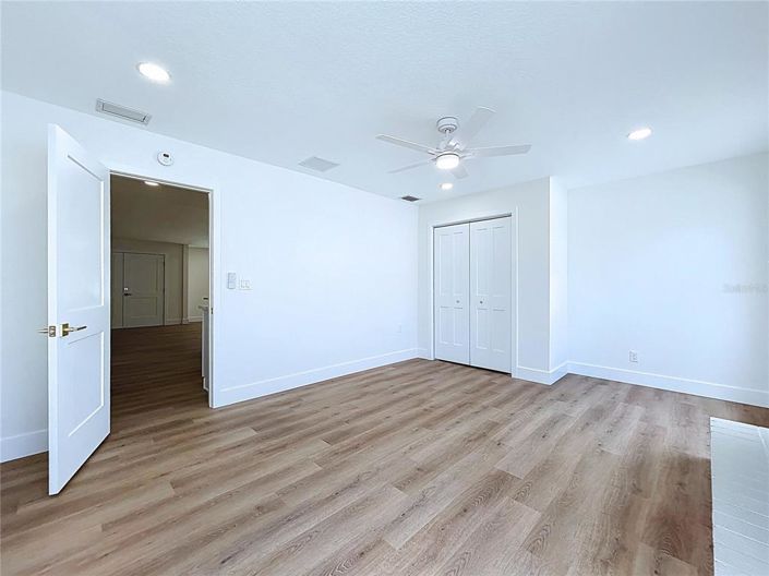 Image No.56-3 Bed Property for sale