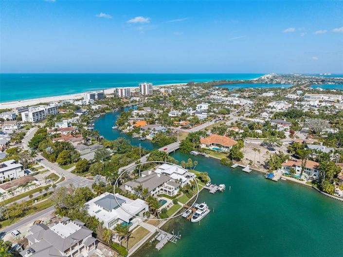 Image No.8-Propriété de 6 chambres à vendre à Sarasota