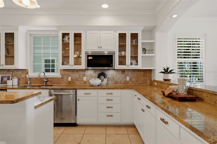 Image No.15-4 Bed Property for sale