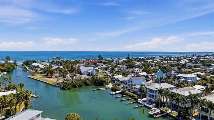 Image No.3-4 Bed Property for sale