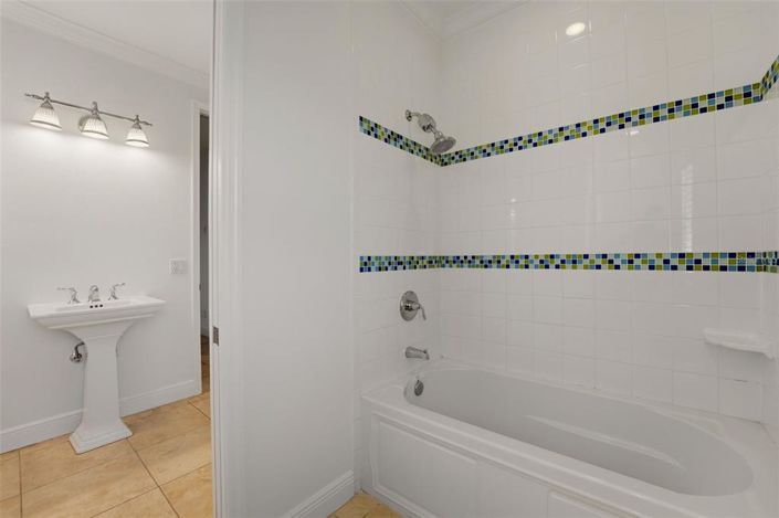 Image No.50-4 Bed Property for sale