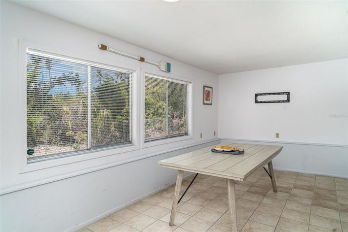 Image No.15-3 Bed Property for sale