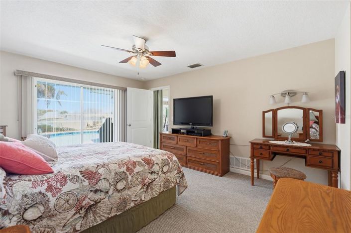 Image No.11-Propriété de 3 chambres à vendre à St. Petersburg