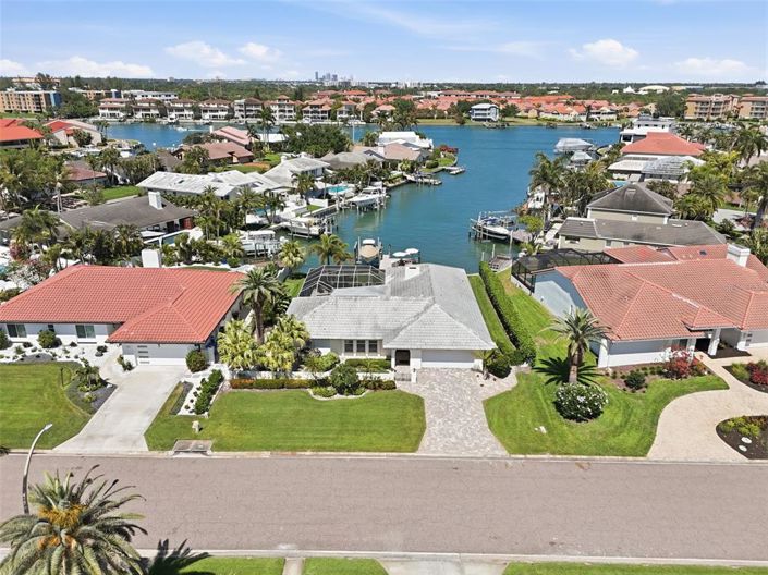 Image No.2-Propriété de 3 chambres à vendre à St. Petersburg