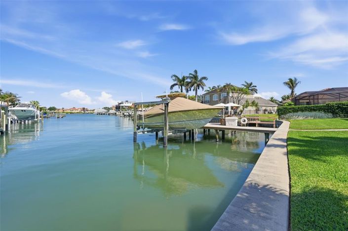 Image No.30-Propriété de 3 chambres à vendre à St. Petersburg