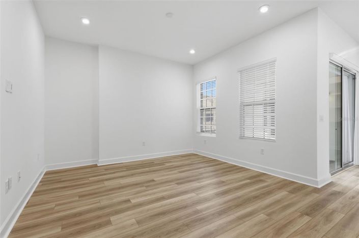 Image No.10-4 Bed Property for sale