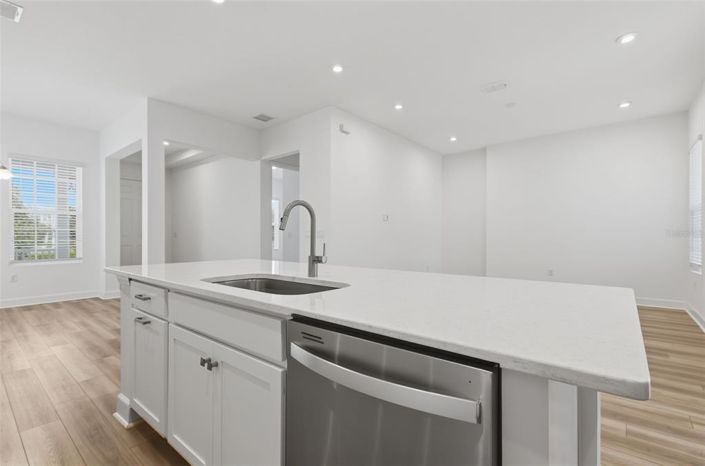 Image No.15-4 Bed Property for sale