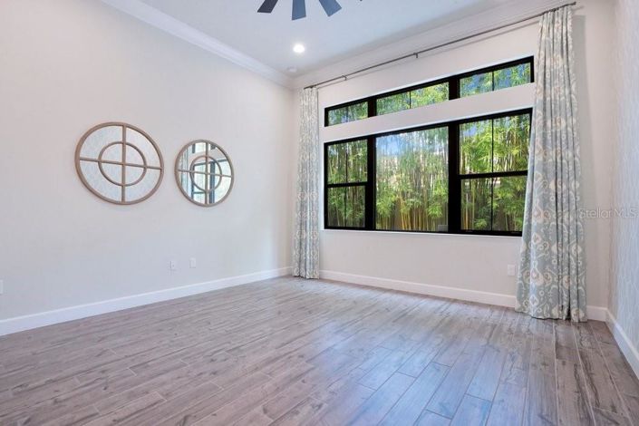 Image No.21-Propriété de 4 chambres à vendre à Orlando