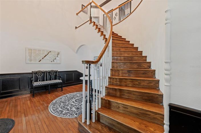 Image No.15-5 Bed Property for sale