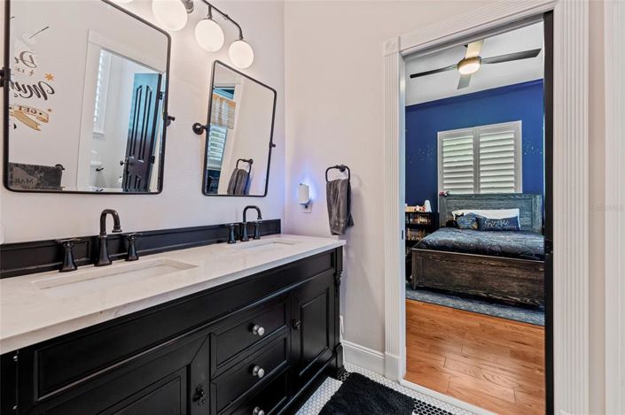 Image No.27-5 Bed Property for sale