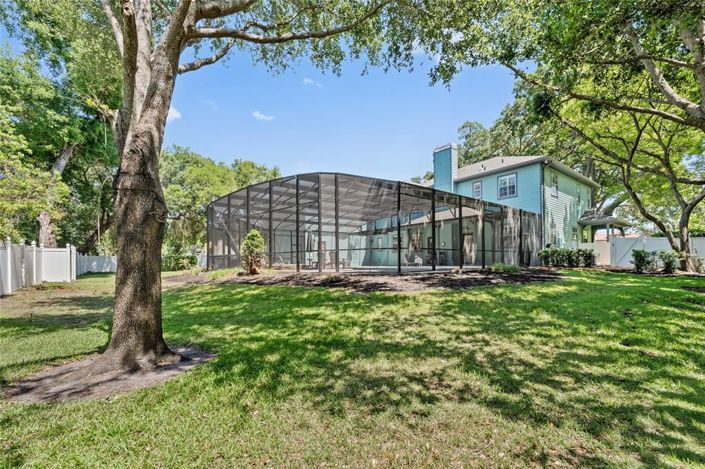 Image No.40-5 Bed Property for sale