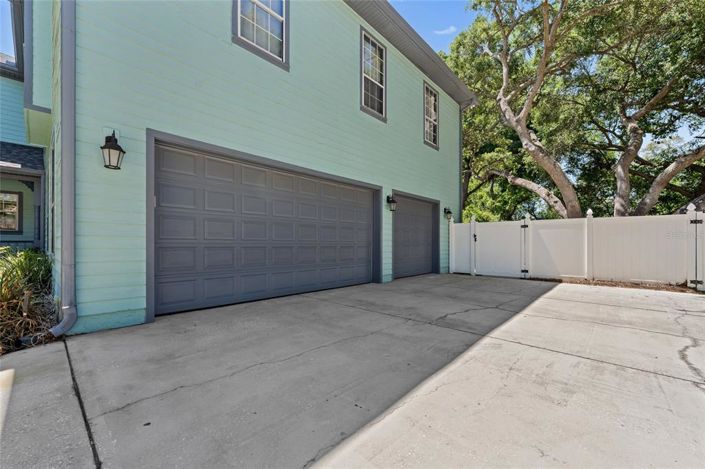 Image No.42-5 Bed Property for sale