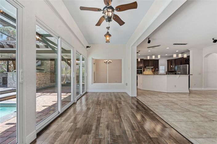 Image No.15-6 Bed Property for sale