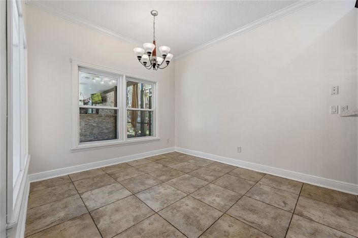 Image No.16-6 Bed Property for sale