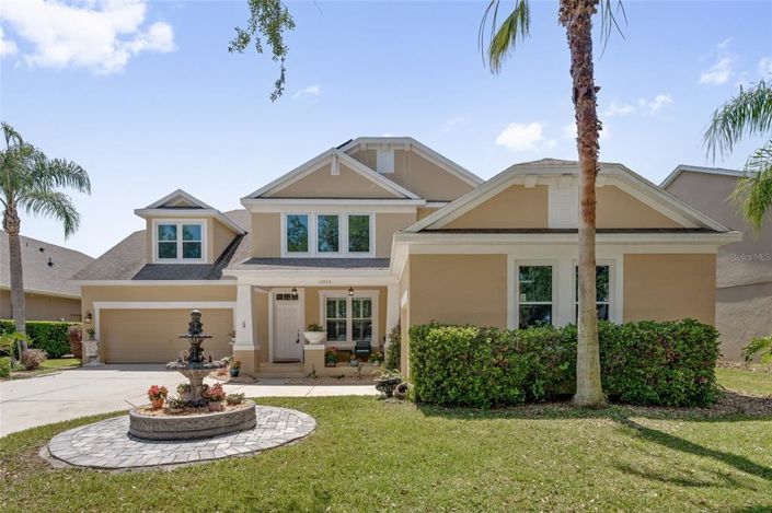 Image No.2-6 Bed Property for sale