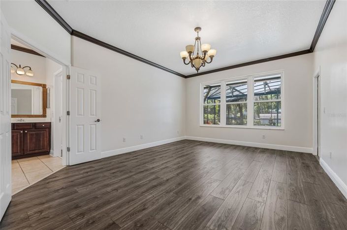 Image No.21-6 Bed Property for sale