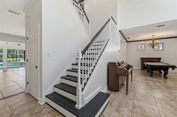 Image No.27-6 Bed Property for sale