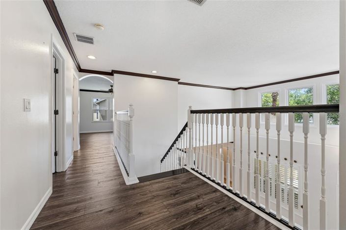 Image No.28-6 Bed Property for sale