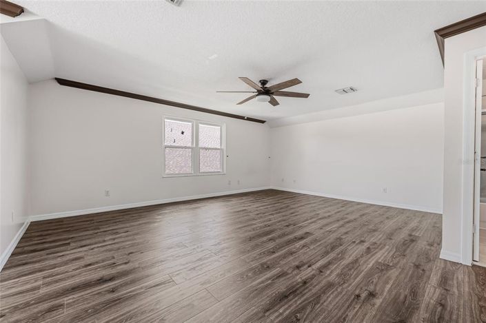 Image No.29-6 Bed Property for sale