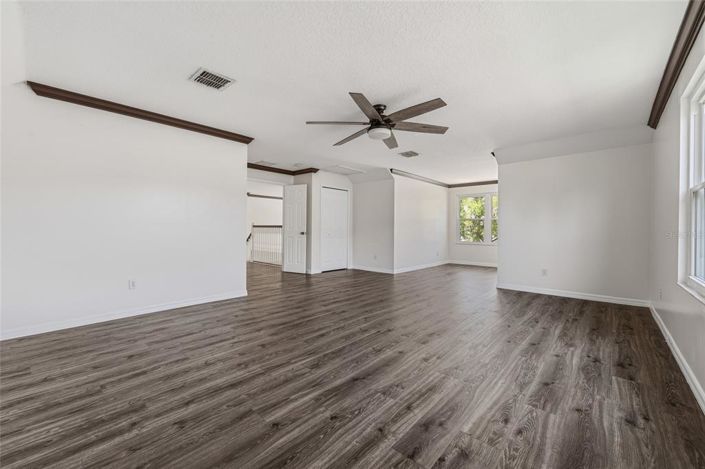 Image No.30-6 Bed Property for sale