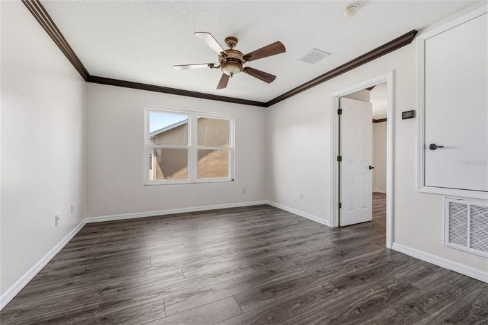 Image No.34-6 Bed Property for sale