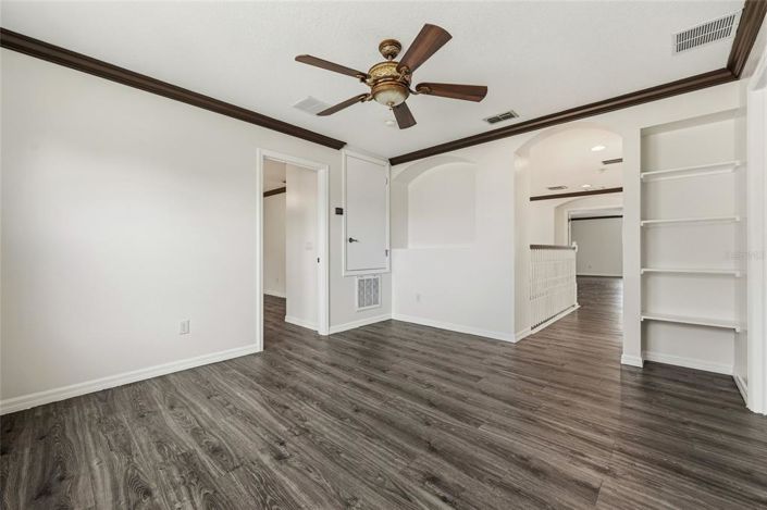 Image No.35-6 Bed Property for sale