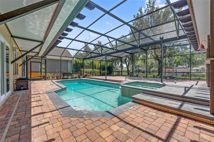 Image No.38-6 Bed Property for sale