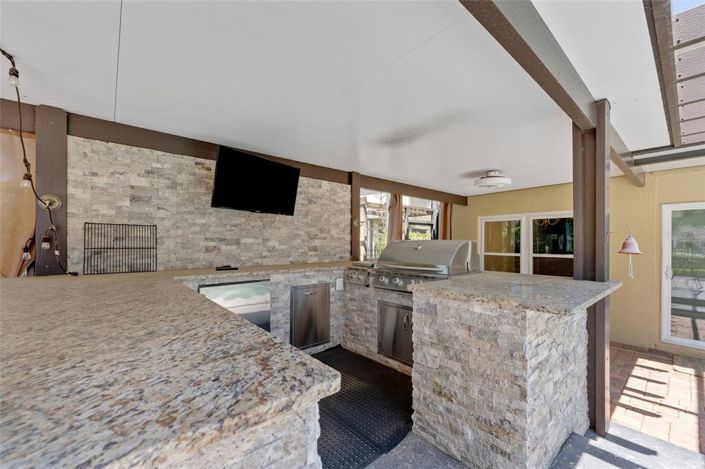 Image No.41-6 Bed Property for sale