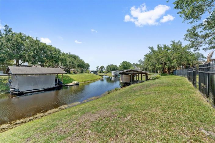 Image No.44-6 Bed Property for sale