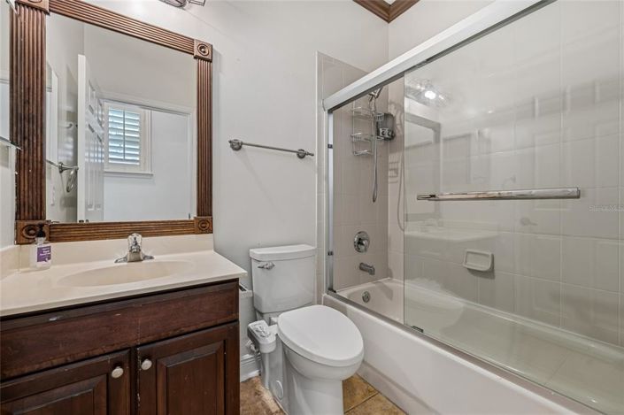 Image No.9-6 Bed Property for sale