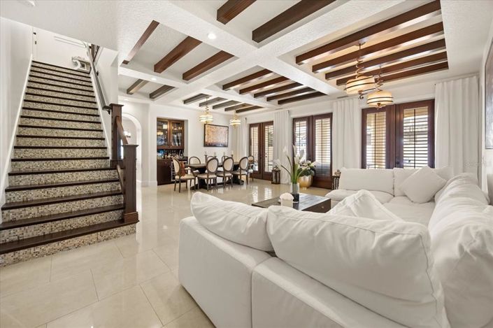 Image No.12-4 Bed Property for sale