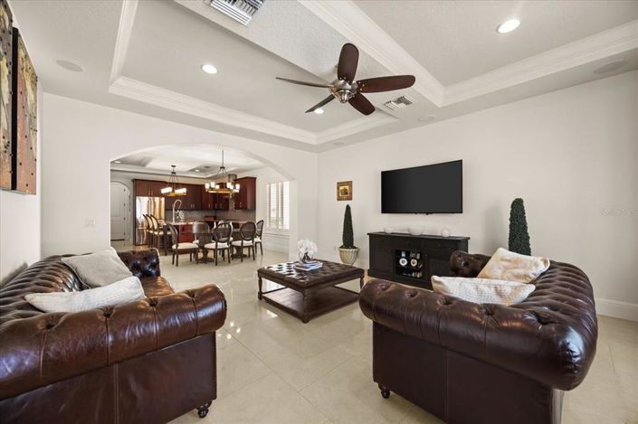 Image No.14-4 Bed Property for sale