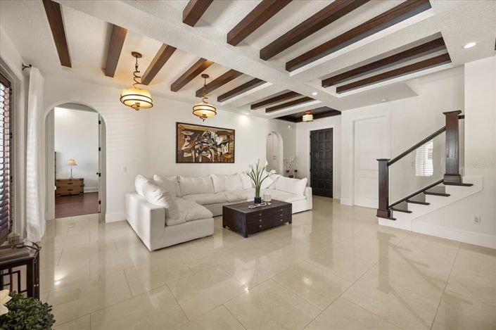 Image No.15-4 Bed Property for sale