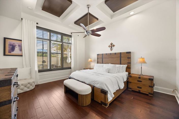 Image No.17-4 Bed Property for sale