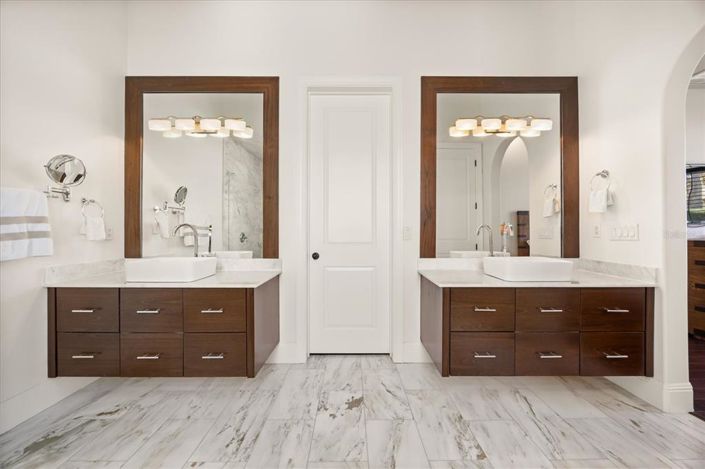 Image No.24-4 Bed Property for sale