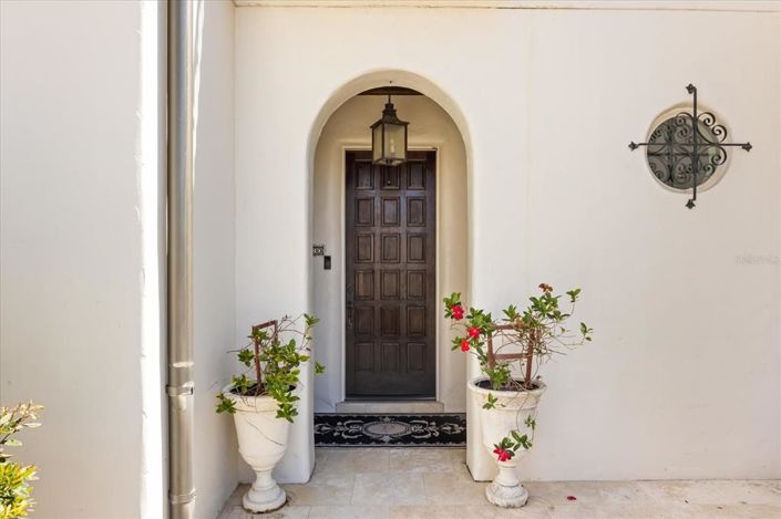 Image No.4-4 Bed Property for sale