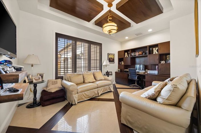 Image No.7-4 Bed Property for sale