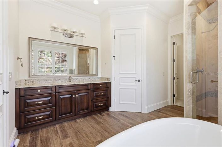 Image No.17-3 Bed Property for sale