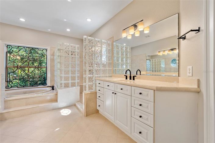 Image No.25-4 Bed Property for sale