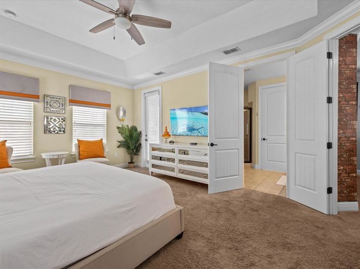Image No.20-5 Bed Property for sale