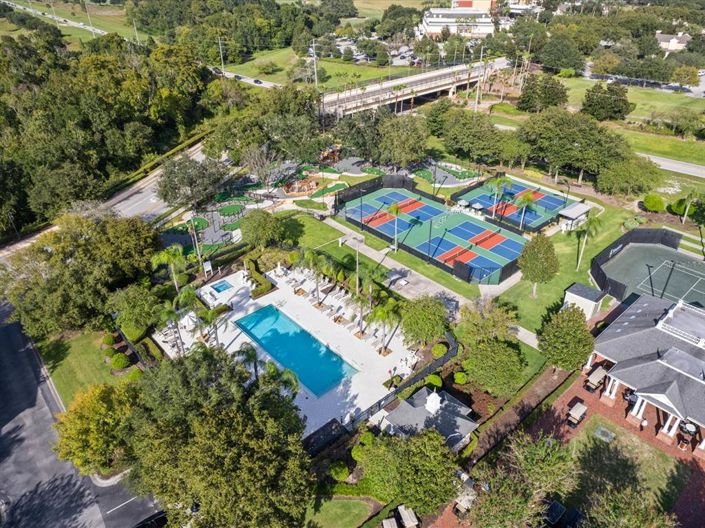 Image No.60-5 Bed Property for sale