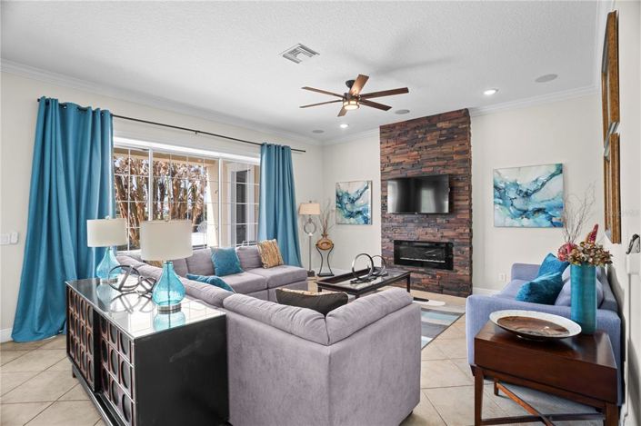 Image No.10-5 Bed Property for sale