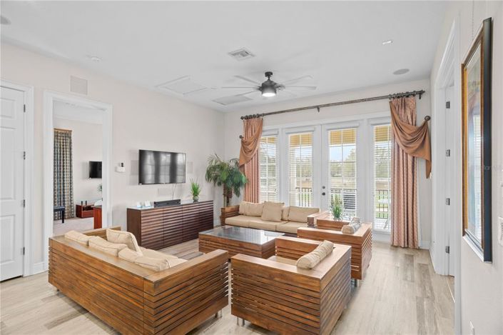 Image No.22-5 Bed Property for sale