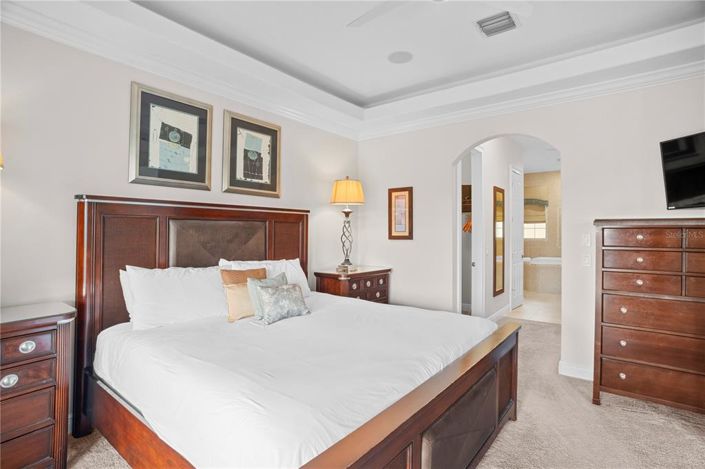 Image No.28-5 Bed Property for sale