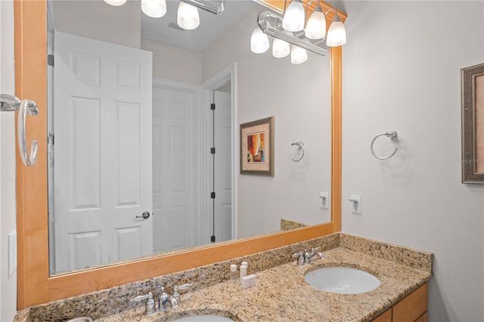 Image No.40-5 Bed Property for sale