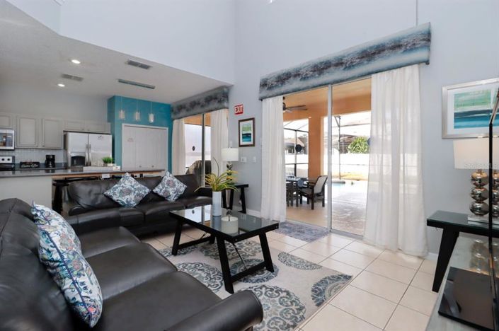 Image No.15-6 Bed Property for sale