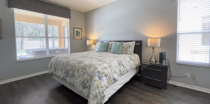 Image No.18-6 Bed Property for sale