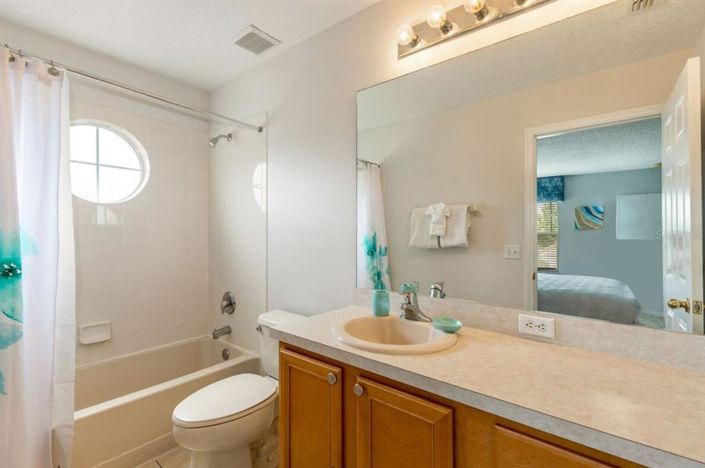 Image No.22-6 Bed Property for sale