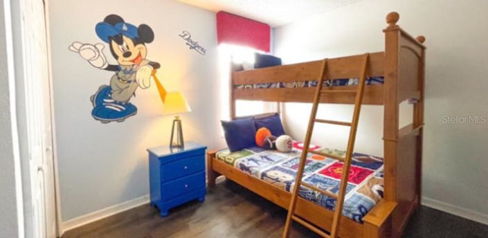 Image No.27-6 Bed Property for sale