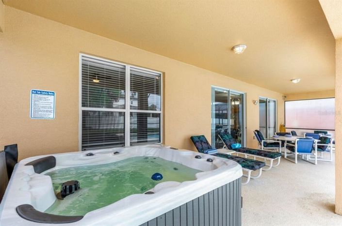 Image No.8-6 Bed Property for sale